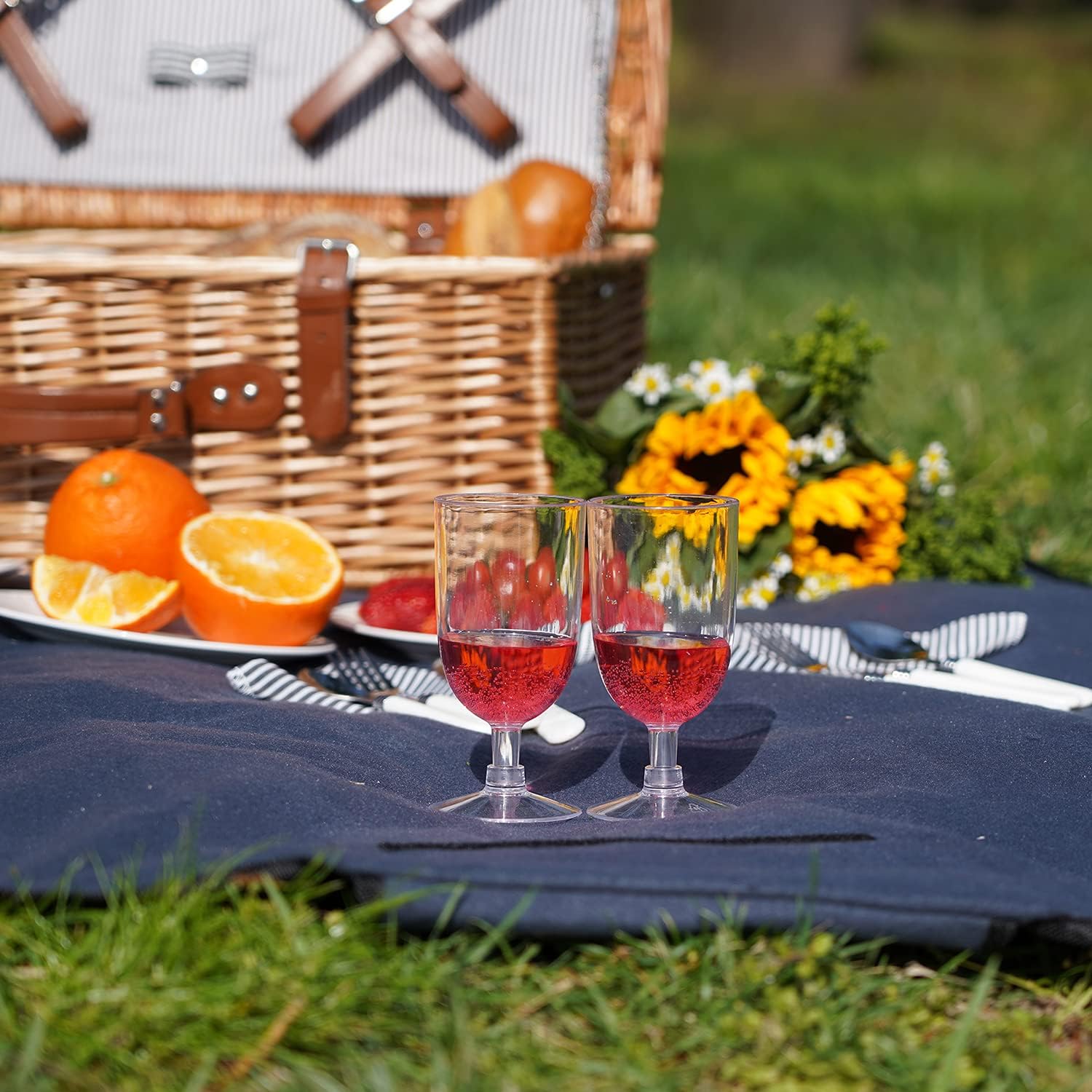 Large Willow Wicker Picnic Basket Set with Insulated Compartment X735