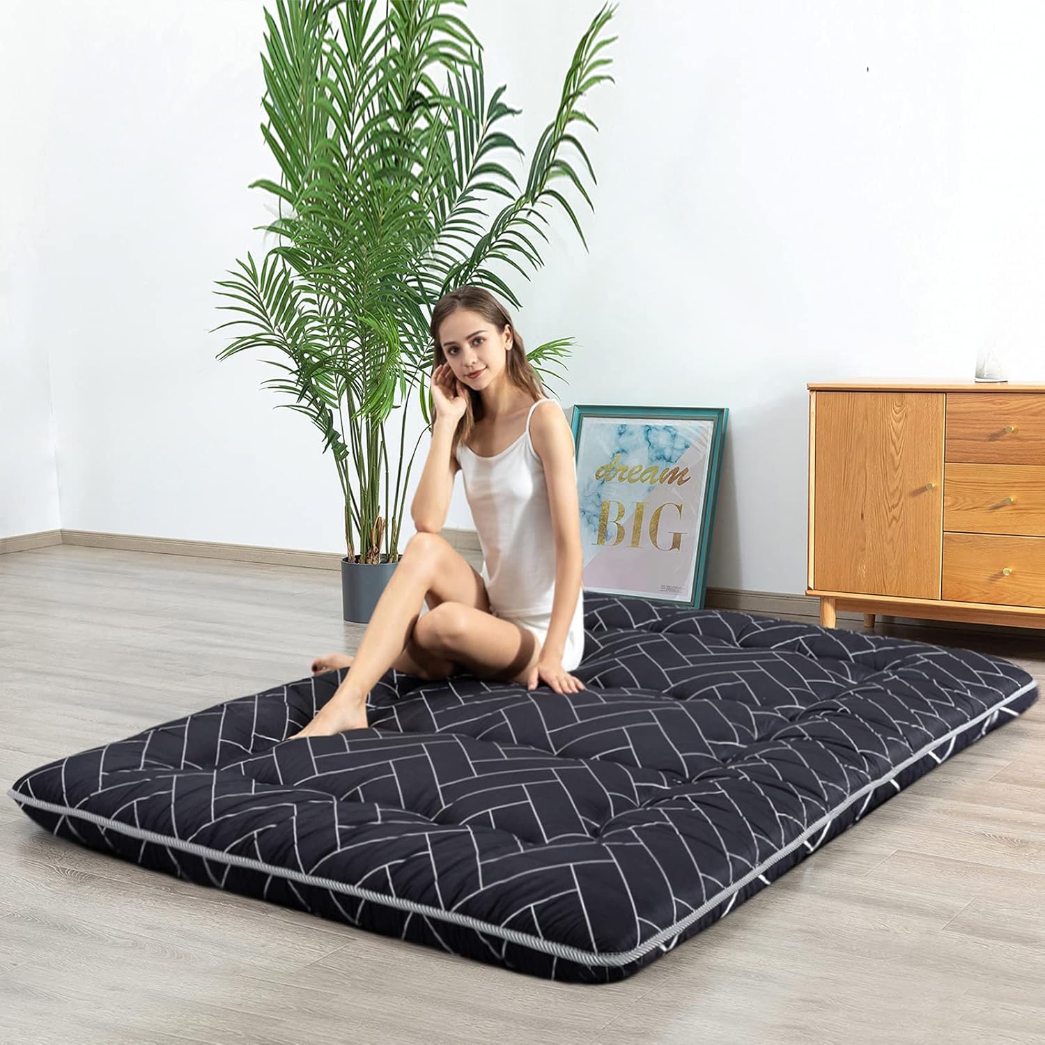 Black Geometric Pattern Japanese Floor Mattress J9726