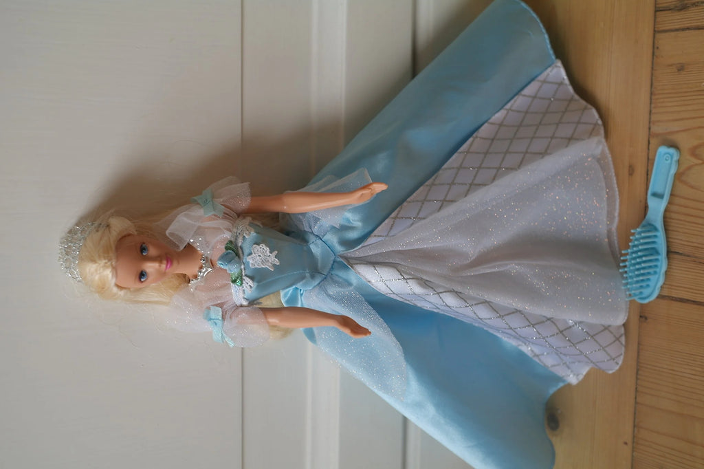 Barbie Doll T313