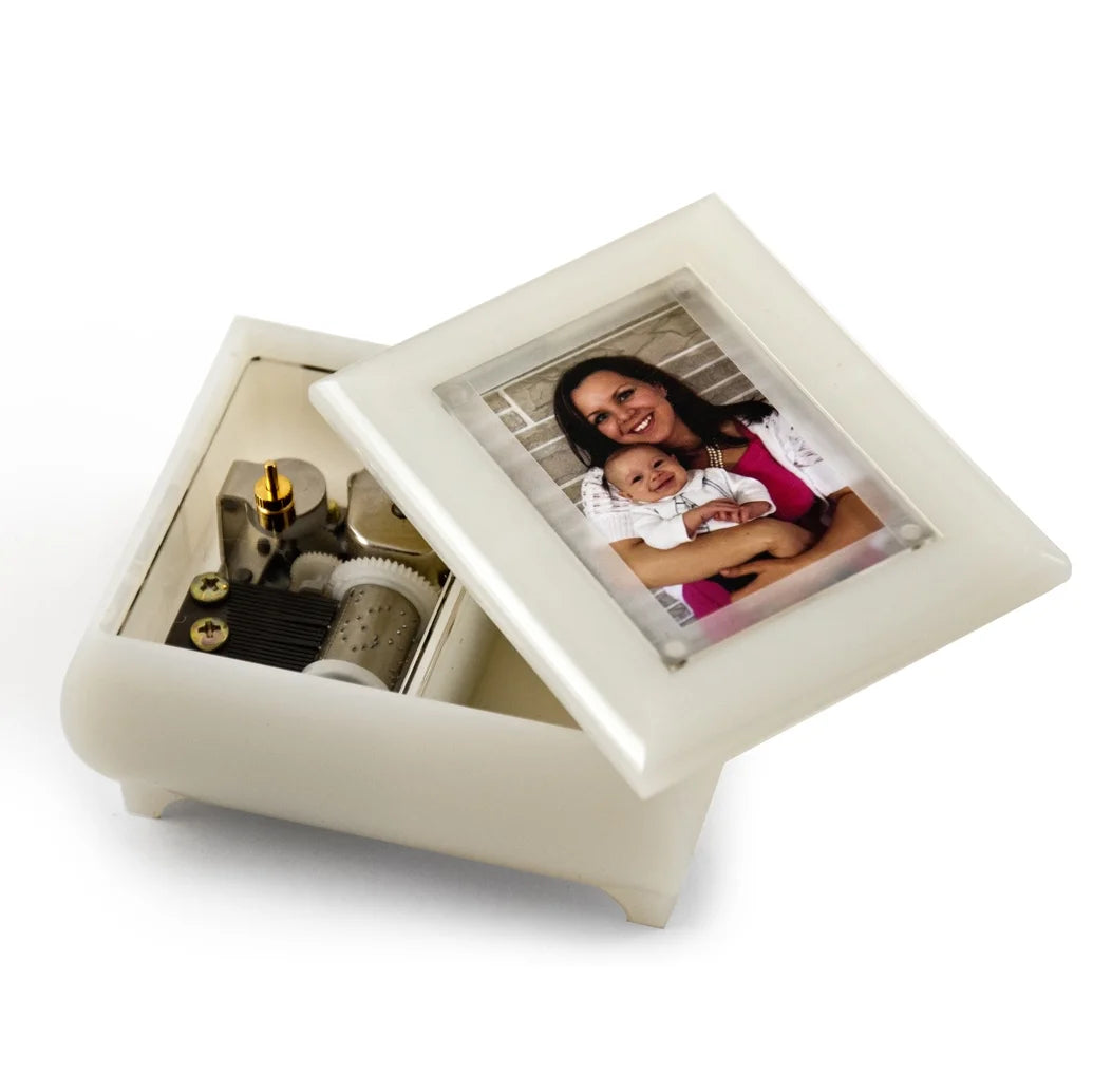 Pearl Photo Frame Music Box C739623