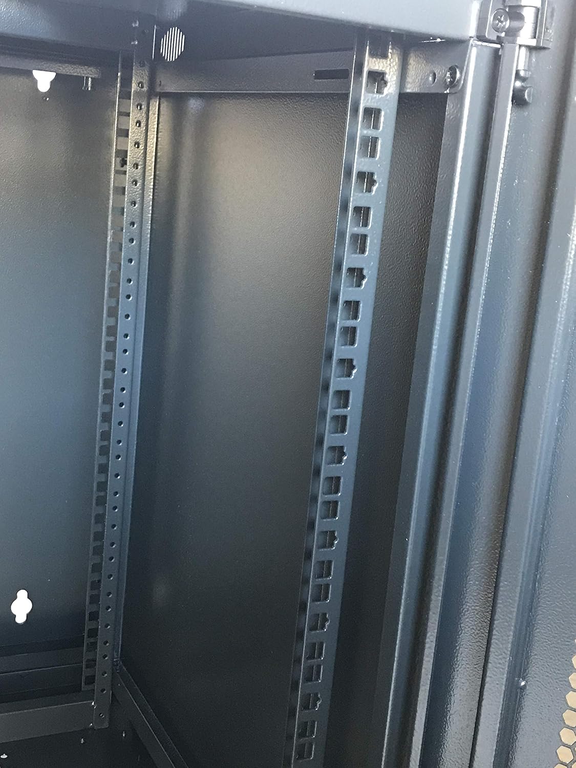 22U Wall Mount Network Server Cabinet Rack Enclosure with Ventilated Door Lock N662