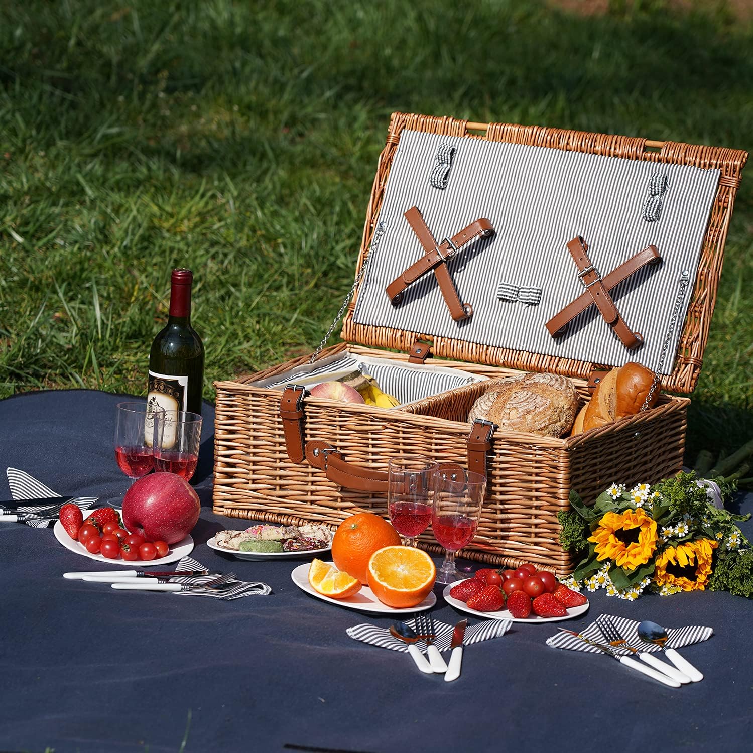 Large Willow Wicker Picnic Basket Set with Insulated Compartment X735