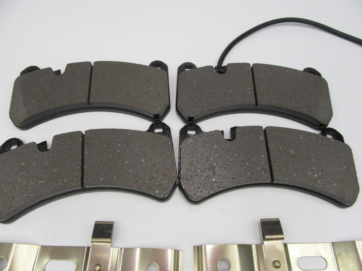 Replacement Front Brake Pads and Oil Filter for Maserati Ghibli Quattroporte P90251