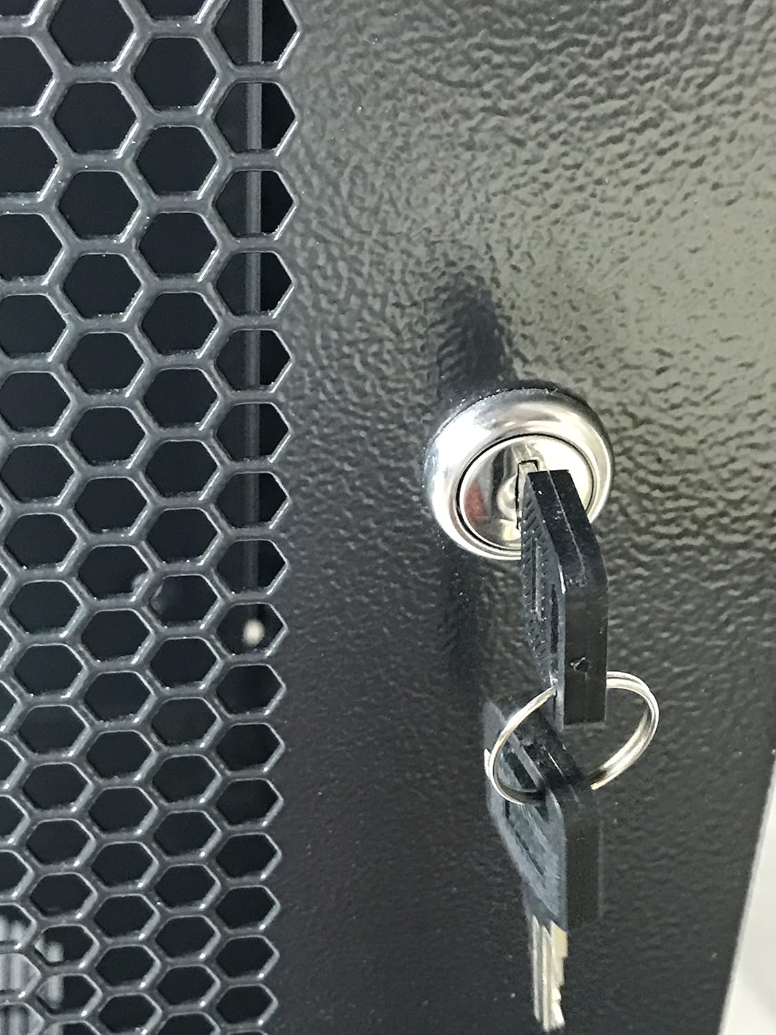 22U Wall Mount Network Server Cabinet Rack Enclosure with Ventilated Door Lock N662