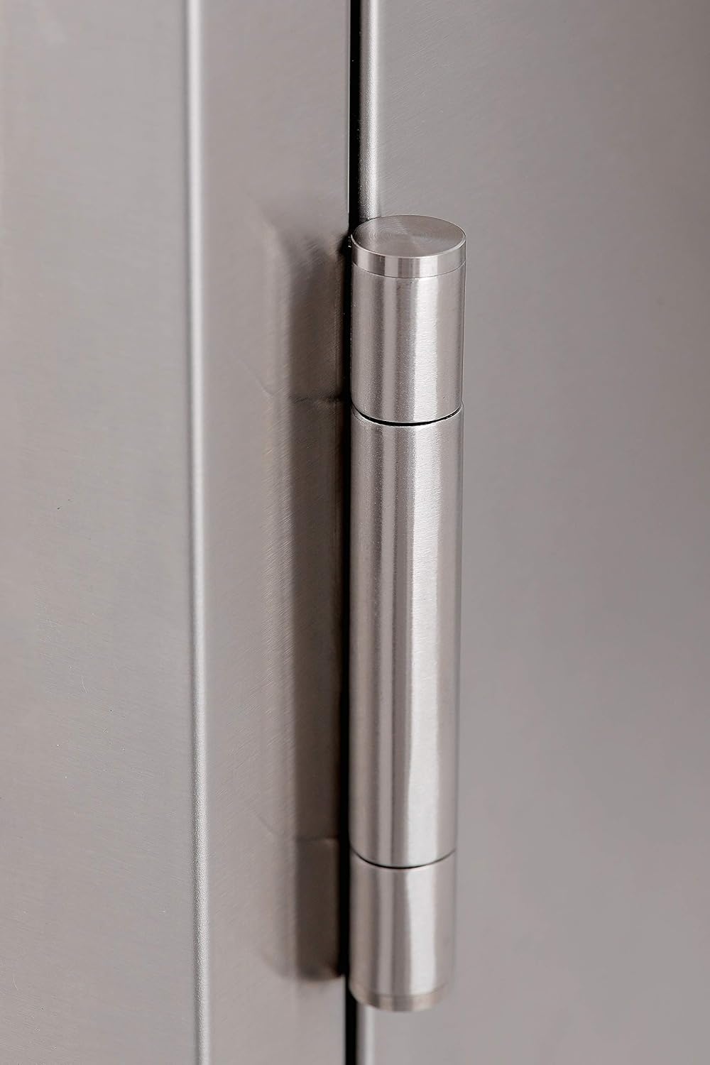 Vertical Stainless Steel Single Door Z902